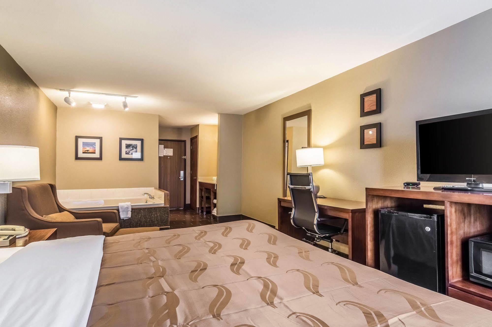 Quality Inn & Suites Salem Near I-57 Экстерьер фото